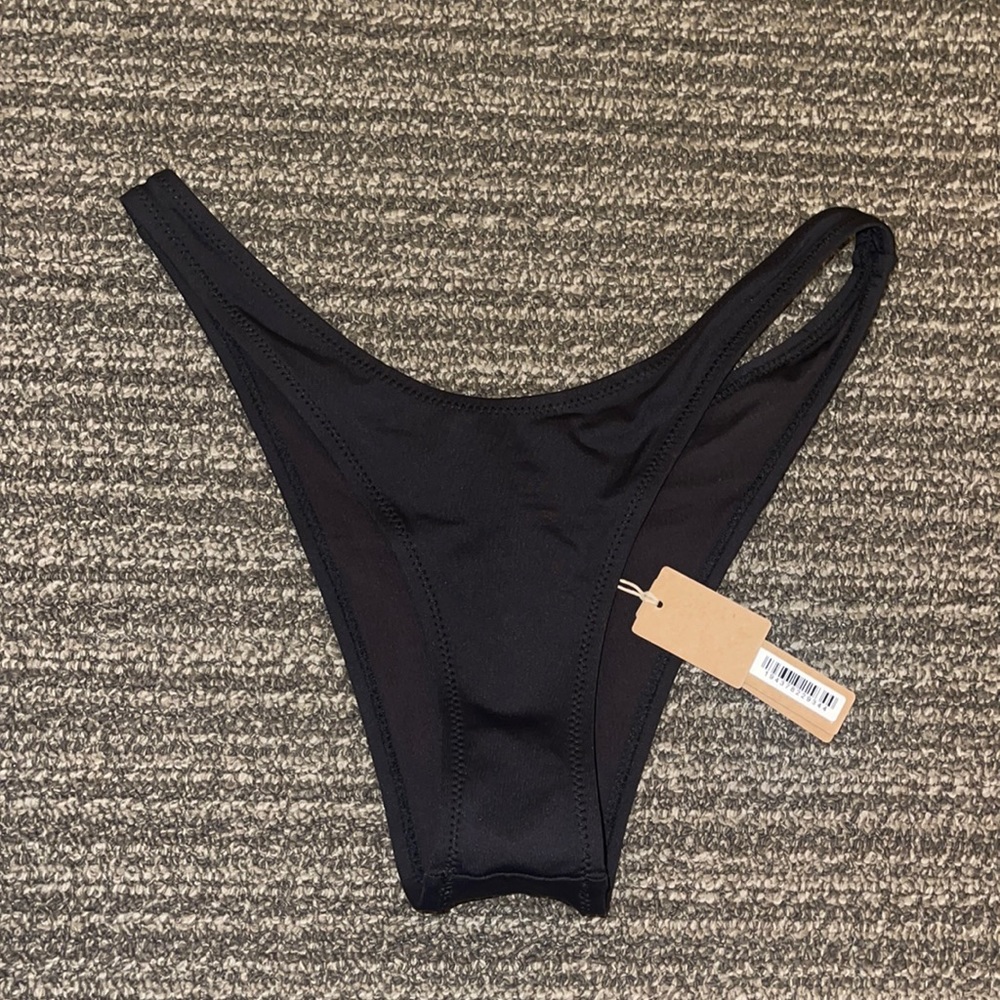 Skims cheeky tanga size small onyx